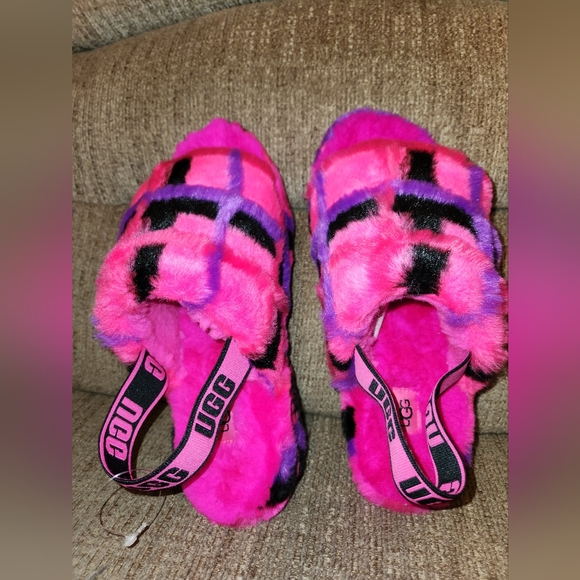 UGG Fluff Yeah Slides! - Picture 5 of 9